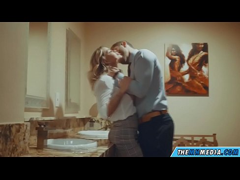 ❤️ Rehefa mamitaka anao ao amin'ny trano fidiovana ho an'ny besinimaro ny blonde be busty Analy pôrnôgrafia aminay ❌️❤